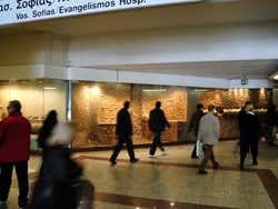Metro de Atenas, museo en estación Evangelismos